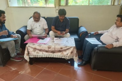 संभागायुक्त कावरे ने वर्षा एवं फसल की स्थिति के संबंध में समीक्षा की...प्रधानमंत्री फसल बीमा योजना के तहत किसानों को बीमा के लिए अंतिम तिथि 31 जुलाई तक आवेदन करने हेतु की अपील...