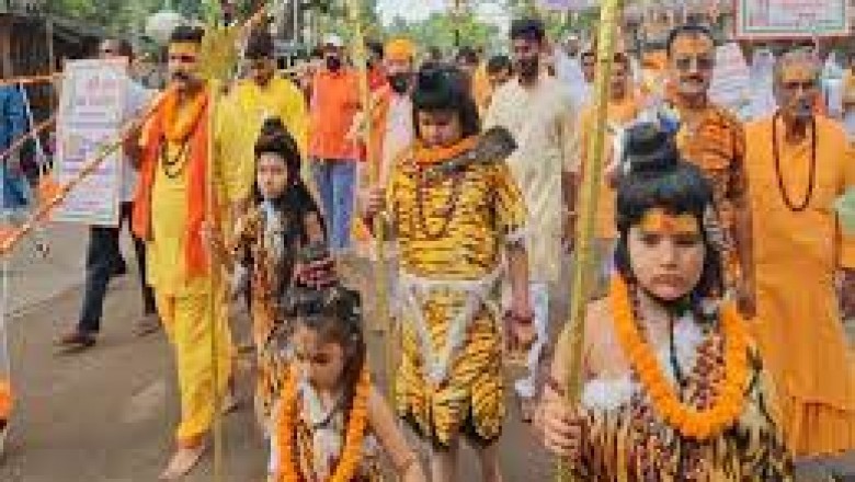 7 पवित्र नदियों के जल से शिव जी का अभिषेक: प्रदेश की पावन नदियों का जल लेकर निकाली गई कांवड़ यात्रा,शिव भक्त पहुंचे महादेव घाट भी....