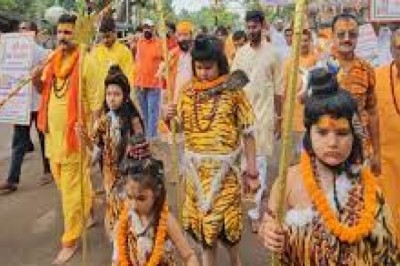 7 पवित्र नदियों के जल से शिव जी का अभिषेक: प्रदेश की पावन नदियों का जल लेकर निकाली गई कांवड़ यात्रा,शिव भक्त पहुंचे महादेव घाट भी....