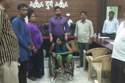 जनदर्शन में आवेदन पर हुई त्वरित कार्यवाही :उरला निवासी दिव्यांग विनिता शर्मा को मिला व्हीलचेयर...साथ ही जनदर्शन में प्राप्त हुए 150 आवेदन...