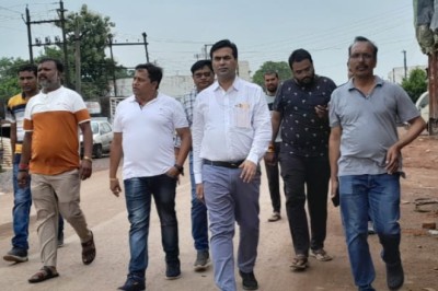 महापौर व आयुक्त ने शहर में चल रहें विकास कार्य और सौंदर्यीकरण कार्यो का किया निरीक्षण,जल्द काम समाप्त करने के निर्देश...