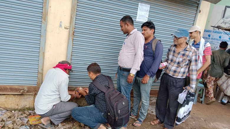मोहारा फ्लाई ओव्हर के नीचे मुख्यमंत्री स्वावलंबन योजनांतर्गत निर्मित दुकानो में अनाधिकृत कब्जारत 5 दुकानों में निगम ने की सील बंद...