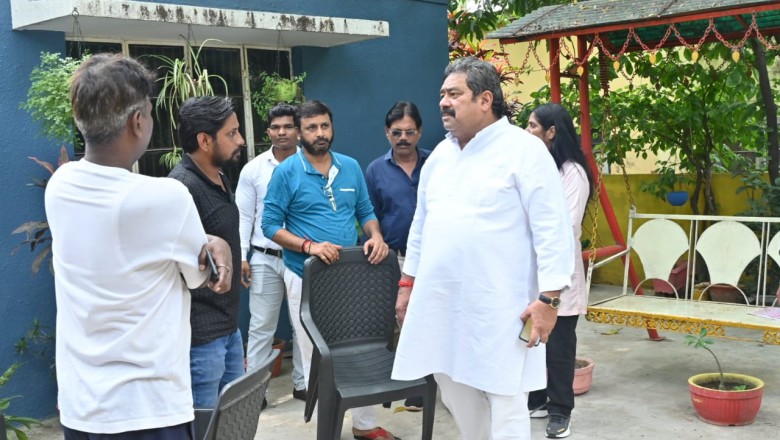 डेंगू के रोकथाम के लिए निगम प्रशासन कर रहा कारगर उपाय महापौर नीरज पाल ने सेक्टर एरिया में किया निरीक्षण