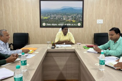 कलेक्टर ने ली जिला सहकारी समिति की बैठक....