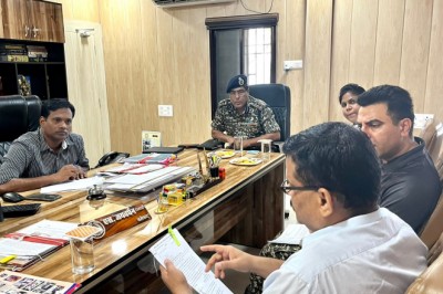 कलेक्टर से ITBP कमांडेंट और जिला सैनिक कल्याण अधिकारी ने किया भेंट...जिले के युवाओं को सैन्य सेवा में भर्ती पर की गई चर्चा...