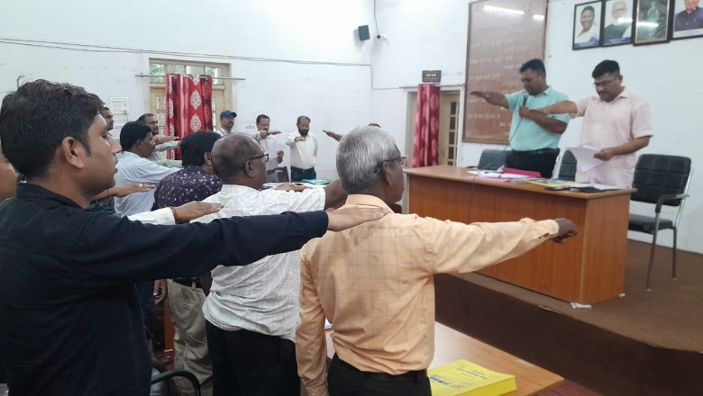 निगम मेें सद्भावना दिवस पर अधिकारियों व कर्मचारियों को आयुक्त ने दिलायी शपथ....