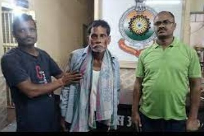पुलिस की नेक पहल : मानसिक रूप से कमजोर बुजुर्ग घायल होने के बाद हो गए थे गुमसुम… तो दुर्ग छोड़ने गई टीम....
