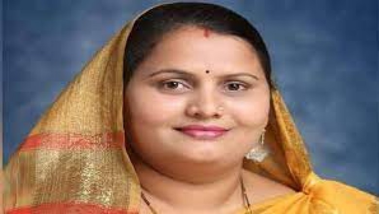 कांग्रेस विधायक पर किया वार : कार्यक्रम के दौरान युवक ने किया चाकू से हमला....