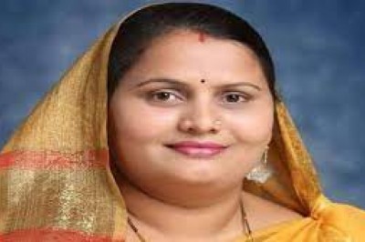 कांग्रेस विधायक पर किया वार : कार्यक्रम के दौरान युवक ने किया चाकू से हमला....