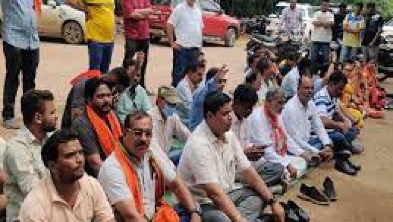 कांग्रेस नेता की दबंगई के खिलाफ जामुल थाने का घेराव :उद्योगपति की पिटाई के बाद कार्रवाई...न होने पर भाजपाइयों ने किया विरोध.....