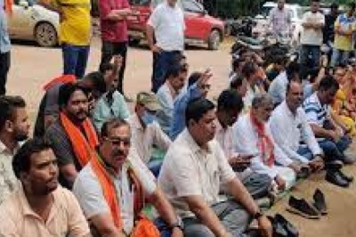 कांग्रेस नेता की दबंगई के खिलाफ जामुल थाने का घेराव :उद्योगपति की पिटाई के बाद कार्रवाई...न होने पर भाजपाइयों ने किया विरोध.....