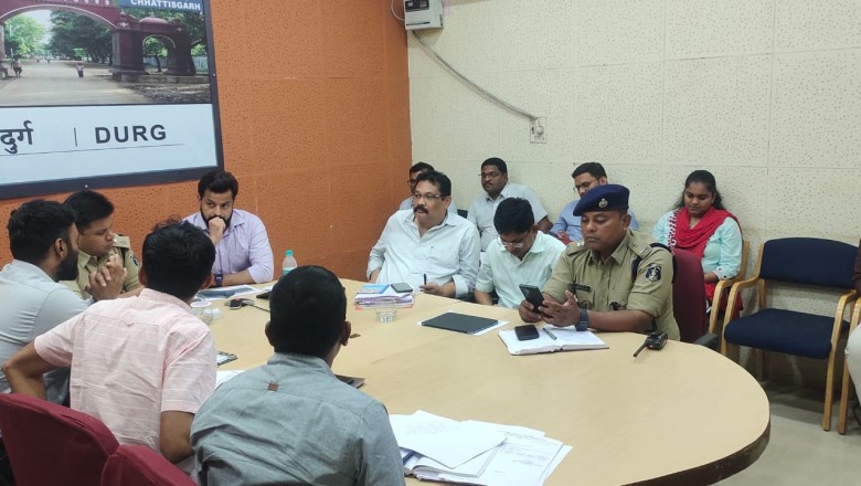 कलेक्टर ने विडियो कॉन्फ्रेसिंग के माध्यम से की निर्वाचन कार्यों की समीक्षा....