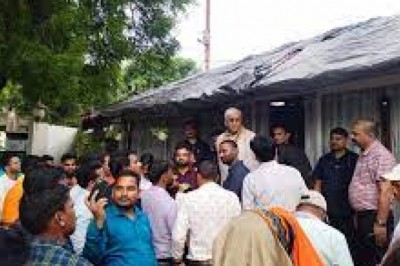 30 से अधिक गांवों के लोग पहुंचे CM हाउस...बोले- 5000 युवा हो जाएंगे बेरोजगार, रुक जाएगा विकास...