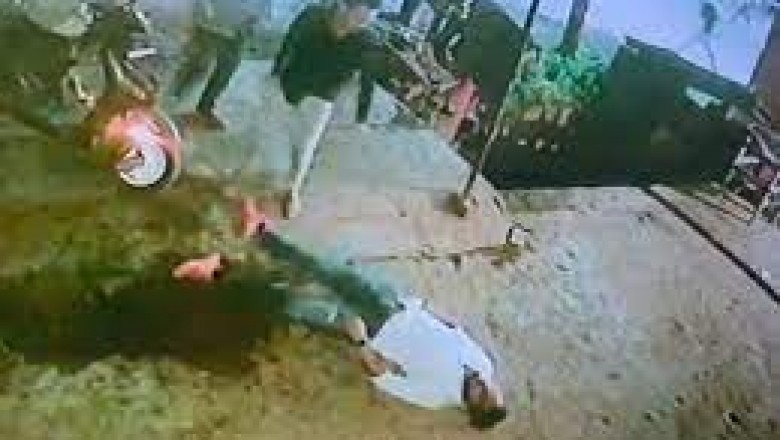 दोस्तों में हुई बहसबाजी के बाद जमकर मारपीट:  टिकरापारा में एक-दूसरे को जमकर पीटा...