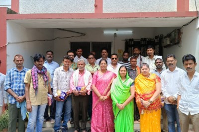 ऑटो चालकों को रक्षा सूत्र बाँध कर महापौर हेमा देशमुख ने मनाया रक्षाबंधन...