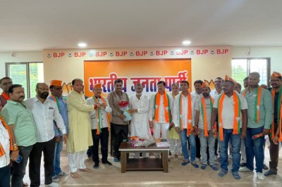 भारतीय जनता पार्टी के अध्यक्ष बृजेश बृजपुरिया के नेतृत्व में कुल 35 लोगों ने भाजपा किया प्रवेश....