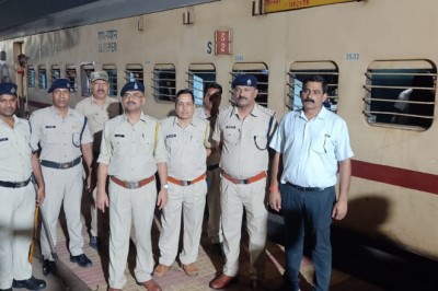 जिले के संदिग्ध स्थानों में भी लगातार अवैध शराब के नियंत्रण हेतु छानबीन कर रहा आबकारी विभाग