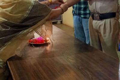 राजनांदगांव में बहनों ने पुलिस अधिकारियों को राखी बांध कर लिया सुरक्षा का वचन...
