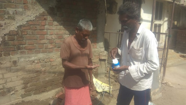 राजनांदगांव में संक्रामक बिमारी से बचने नागरिकों को दी जा रही समझाईस...वार्डो मेे क्लोरिन टेबलेट का वितरण...