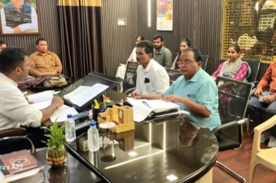 आयुक्त ने तकनीकि अधिकारियों की बैठक: में निर्माण कार्य समय सीमा में पूर्ण करने के दिये निर्देश...