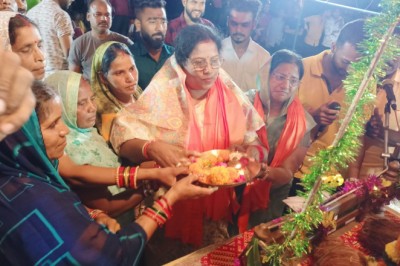 अंजोरा में आयोजित रामसत्ता कार्यक्रम....में शामिल हुई महापौर हेमा देशमुख....