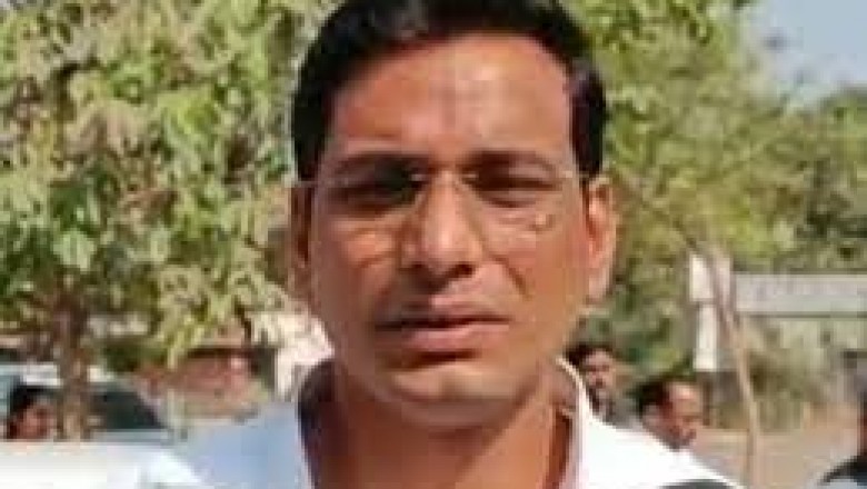 भिलाई में सेक्टर-4 में स्थित BSP की पानी टंकी गिर जाने पर ऐसे विषम परिस्थिति में विधायक देवेंद्र यादव और नीरज पाल ने निःशुल्क पानी टैंकरों से पहुंचा घर-घर पानी....