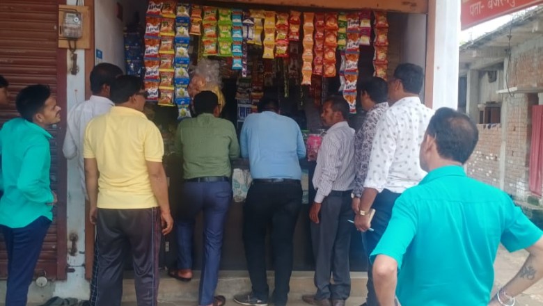 प्रतिबंधित प्लास्टिक पर निगम की कार्यवाही जारी: मोतीपुर क्षेत्र के 9 किराना दुकानों पर 1 हजार 3 सौ 50 रूपये जुर्माना...एक पाव प्रतिबंधित प्लास्टिक जप्त...