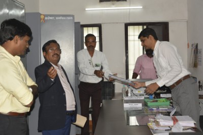 संभागायुक्त महादेव कावरे ने जिला कलेक्टर कार्यालय एवं तहसील कार्यालय का किया निरीक्षण....