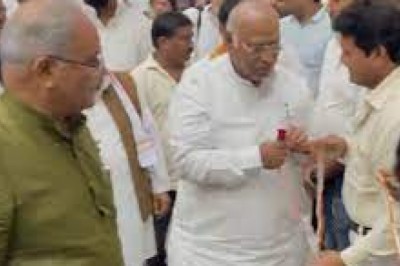 मल्लिकार्जुन खड़गे की सभा : आज राजनांदगांव में 'भरोसे का सम्मेलन' कांग्रेस अध्यक्ष बनने के बाद तीसरा दौरा छत्तीसगढ़ पर...पहुंच गए रायपुर...