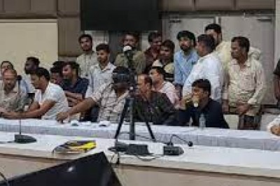 रात में रेत घाटों की नीलामी...डटे रहे ठेकेदार :ऑनलाइन से ऑफलाइन किया टेंडर...रात 3 बजे तक खुला रहा कलेक्ट्रेट...