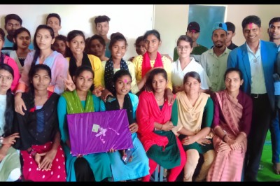 बिदाई समारोह के साथ साथ...कैरियर मार्गदर्शन और 10 वी,12 वी छात्र छात्राओं का किया सम्मान....