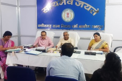 छत्तीसगढ़ राज्य पिछड़ा वर्ग आयोग में 9 प्रकरणों की हुई सुनवाई...समझाईस से समझौता कराकर शिकायतों का किया गया निराकरण रू- आर. एन. वर्मा...