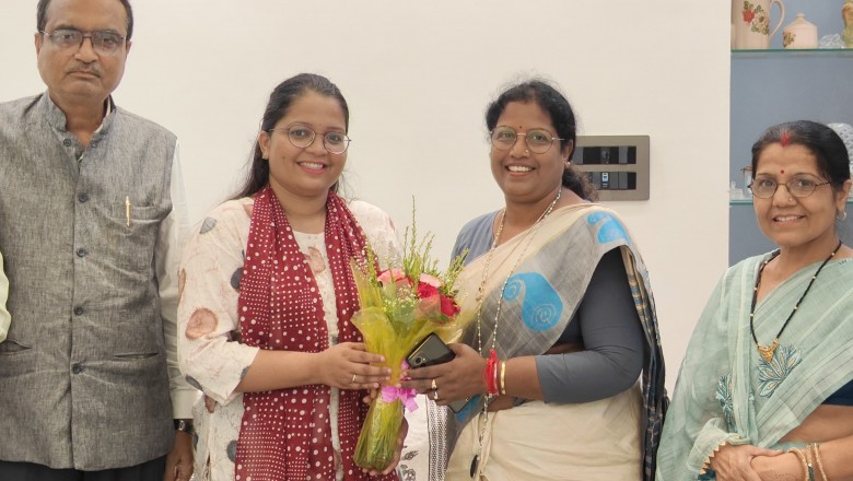 महापौर हेमा देशमुख ने दी आस्था शर्मा को DSP बनने की बधाई : शहर की बेटी ने बढ़ाया राजनांदगांव का गौरव....