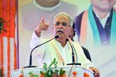 मोबाइल, टिफिन, कुकर बांटकर पनामा भरने वालों को छत्तीसगढ़ियों ने अब गली-गली पहुंचाया....