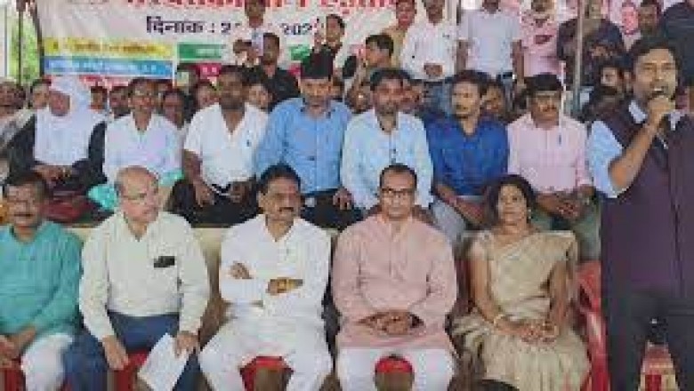 स्वास्थ्य कर्मचारियों ने स्थगित की हड़ताल: निलंबित-बर्खास्त कर्मचारियों की बहाली का मिला आश्वासन…