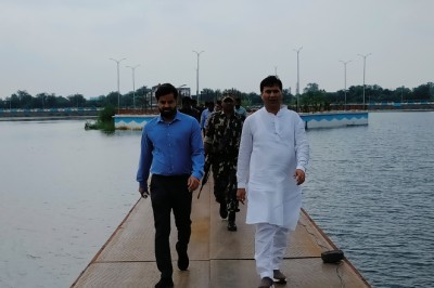महापौर,कलेक्टर एवं आयुक्त अफसरों के साथ पहुँचे ठगड़ा बांध :निरीक्षण कर माह के अंतिम 20 सितंबर तक पूरा करने के निर्देश....