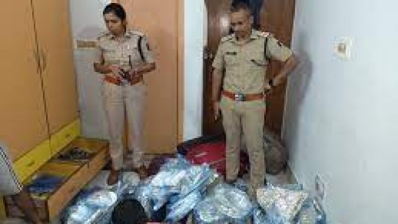 छत्तीसगढ़ वेस्ट बंगाल से में चांदी की तस्करी : 90 लाख की चांदी के साथ चार अरेस्ट....पुलिस ने घर पर की थी छापेमारी....
