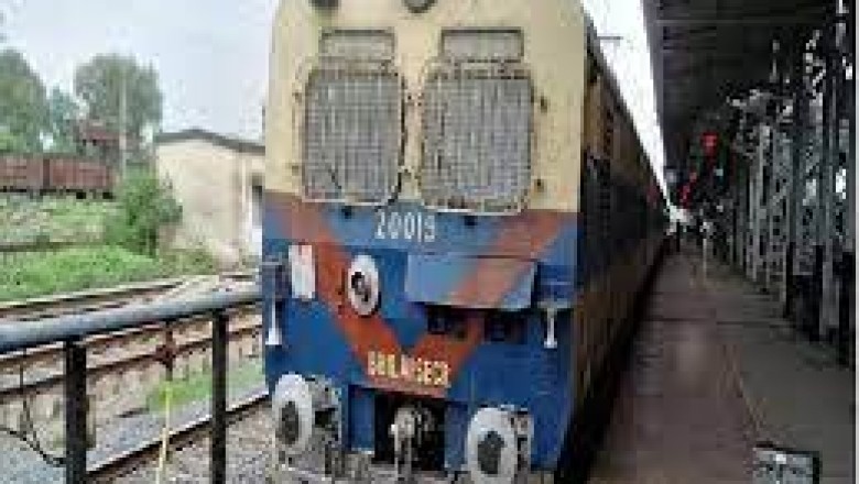 मरम्मत और विकास कार्य के चलते 16 पैसेंजर और मेमू रद्द : यात्रियों की सुरक्षा को ध्यान में रखकर रेलवे बोर्ड ने आदेश जारी किया...