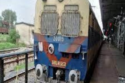 मरम्मत और विकास कार्य के चलते 16 पैसेंजर और मेमू रद्द : यात्रियों की सुरक्षा को ध्यान में रखकर रेलवे बोर्ड ने आदेश जारी किया...