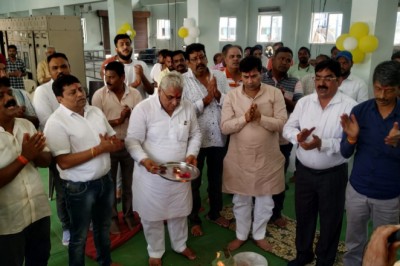निगम के वाहन शाखा व फील्टर प्लान्ट में धूमधाम से मनाई विश्वकर्मा जयंती...विधायक,महापौर ने पूजा अर्चना कर शहर की सुख समृद्धि की कामना.....