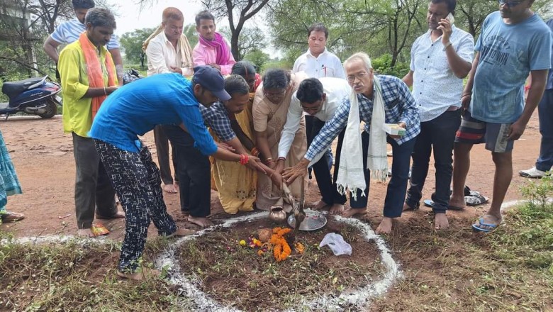 सृष्टि कालोनी, खण्डेलवाल कालोनी एवं हल्दी में उद्यान तथा हल्दी के मुक्तिधाम उन्नयन कार्य का महापौर ने किया भूमि पूजन....
