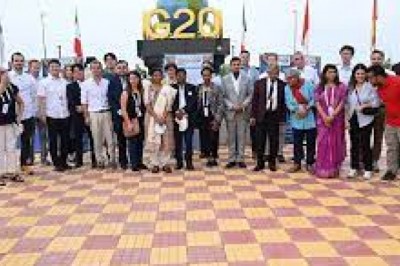 छत्तीसगढ़ में G-20 की अंतिम बैठक आज : विदेशी मेहमानों ने पहले दिन चखा चीला, लाल भाजी का स्वाद....साथ ही साथ नवा रायपुर में लगाया अफ्रीकन ट्यूलिप ट्री.....