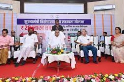 मुख्यमंत्री विशेष स्वास्थ्य सहायता योजना के हितग्राहियों की ओर से आयोजित....आभार कार्यक्रम में शामिल हुए CM भूपेश बघेल...की ये बड़ी घोषणा...