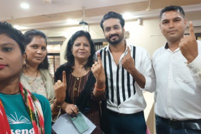 जिला स्वीप यूथ आईकॉन एवं छत्तीसगढ़ी फिल्म अभिनेता मन कुरैशी...राजनांदगांव के दिग्विजय महाविद्यालय में मतदाता जागरूकता कार्यक्रम में हुए शामिल....