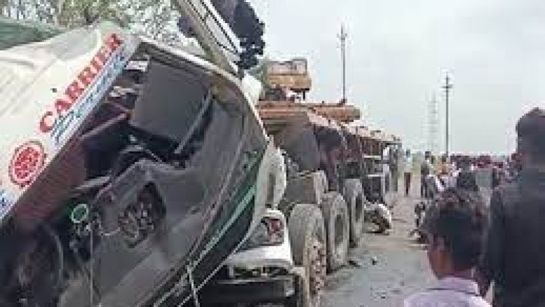 बेमेतरा में हुआ भीषण सड़क हादसा रफ्तार का कहरः 2 ट्रकों के बीच जबरदस्त भिड़ंत....उड़े परखच्चे, ड्राइवर की मौके पर हुई मौत....