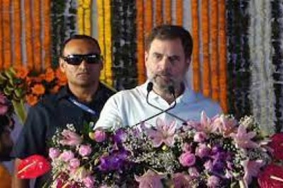 राहुल गांधी ने केंद्र पर जमकर साधा निशाना....कहा- हम रिमोट दबाते हैं तो हितग्राहियों को पैसा मिलता है....BJP दबाती है तो पब्लिक सेक्टर प्राइवेट हो जाते हैं…