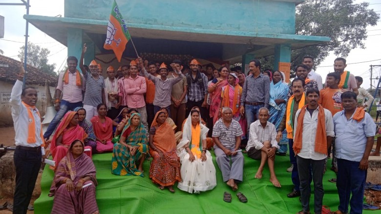 घर घर पहुंची भाजपा विधायक प्रत्याशी गीताघासी साहू....आम जनता का मिल रहा है भरपुर समर्थन....