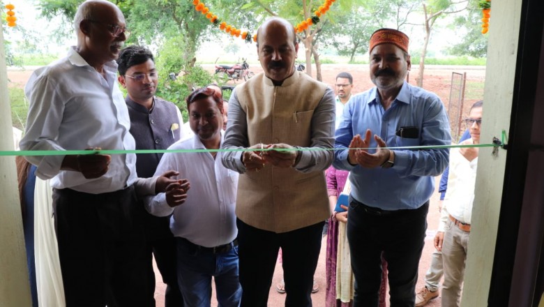 बेमेतरा में अलसी के डंठल से लिनेन प्रयोगशाला का लोकार्पण....महिलाओं को अलसी के रेशे से धागा बनाने पर प्रशिक्षण का शुभारंभ....