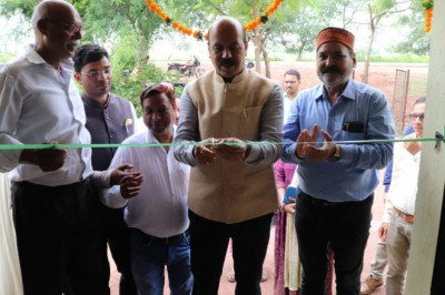 बेमेतरा में अलसी के डंठल से लिनेन प्रयोगशाला का लोकार्पण....महिलाओं को अलसी के रेशे से धागा बनाने पर प्रशिक्षण का शुभारंभ....