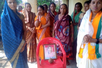 भाजपा विधायक प्रत्याशी गीता घासी  साहू...... मिले शोकाकुल परिवारजनों से....